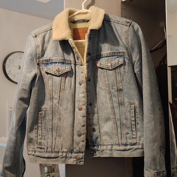 Levis Sherpa denim jacket - Picture 1 of 4
